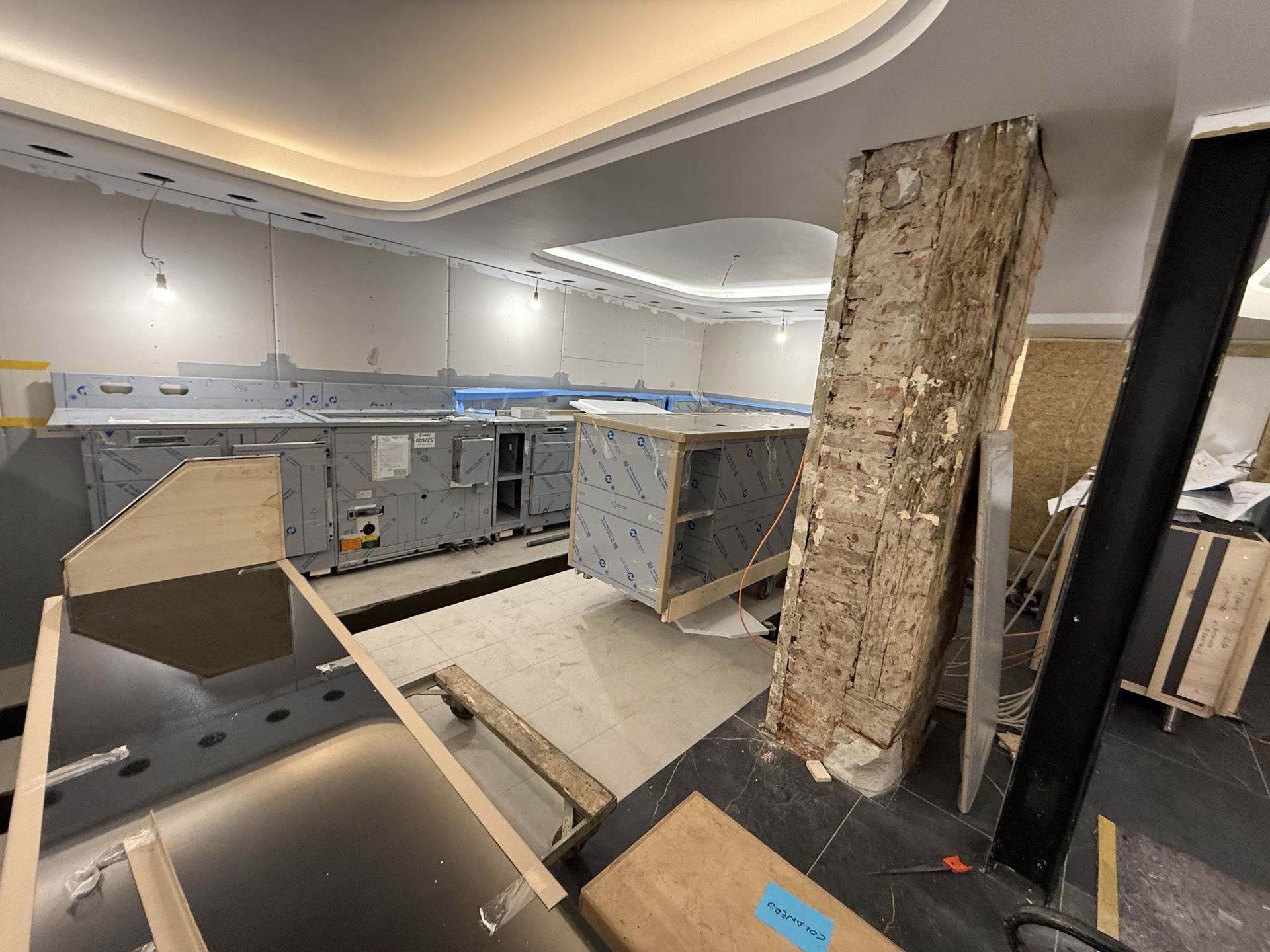 Zusammenbau der Theke