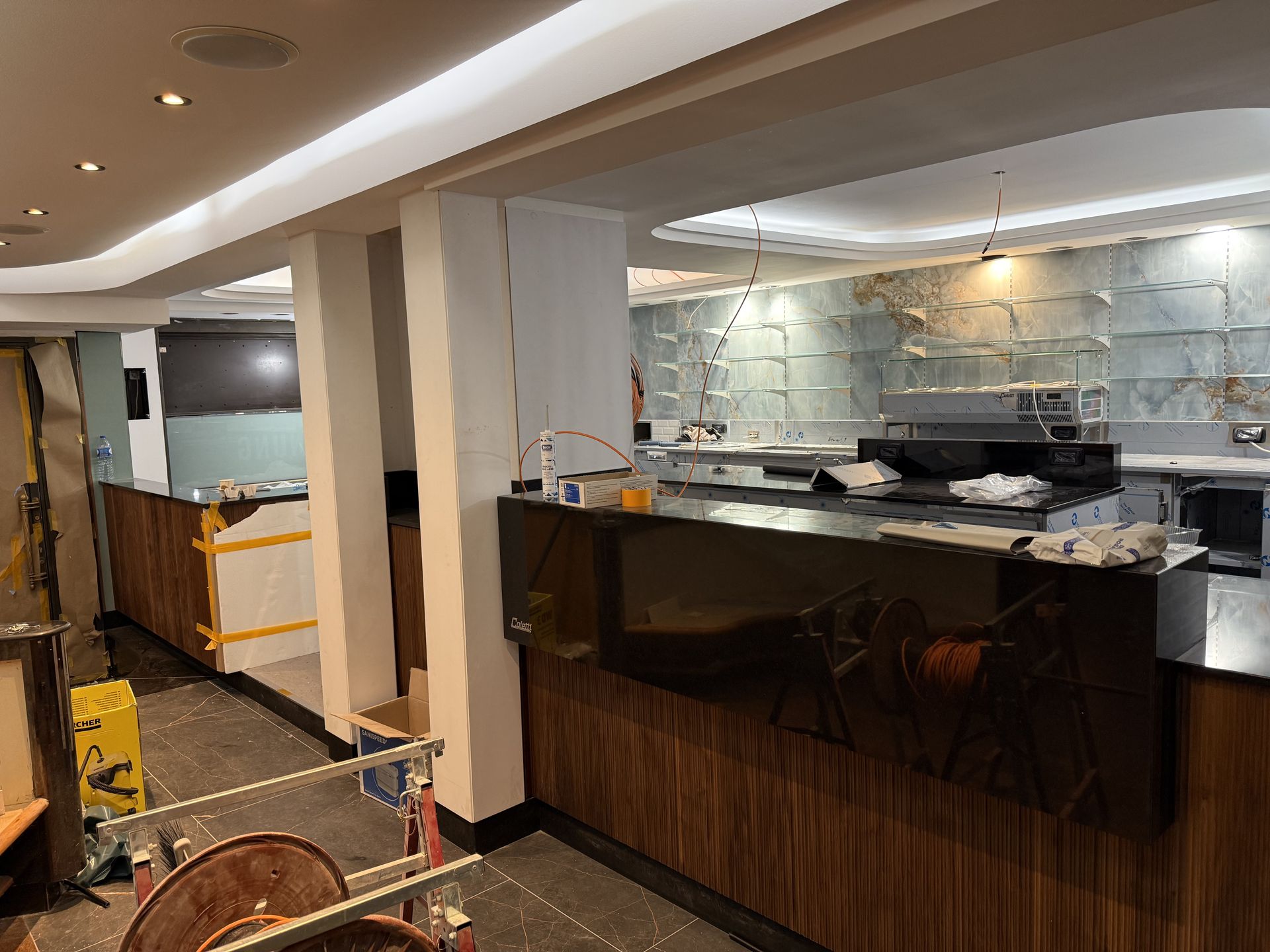 Die Theke fast fertig
